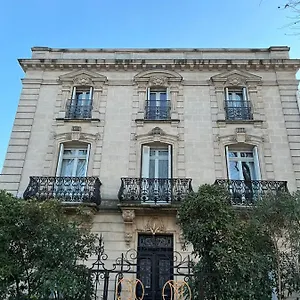 Alojamento de Acomodação e Pequeno-almoço Maison Douce, Arles