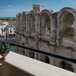 Appartement Avec Balcon Donnant Sur Les Arenes D'arles